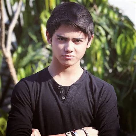 Foto artis korea ganteng dan keren mainmata studio sumber : Biodata Profil Aliando Syarief