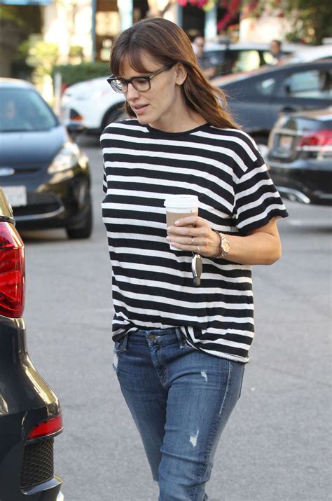 Jennifer Garner Street Style Out In Los Angeles March 2015 Celebmafia