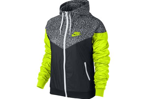 Sweat nike velours très peu porté comme neuf poches latérales plutôt court en buste rouge non flashy plutôt hivernal acheté 49 e. gilet nike fluo,nike veste element shield m vetements homme