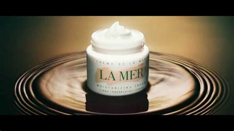 (idiomatic, singular only) best of the best; Crème de la Mer by La Mer - YouTube