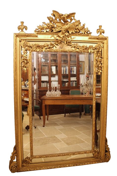 Grand miroir à parecloses en bois et stuc doré, époque Napoléon III ...
