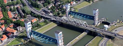 Samuel beckett bridge vanuit #krimpen aan den ijssel over de nieuwe maas #rotterdam. Verhuisbedrijf Krimpen aan den IJssel - De Verhuis-Butler
