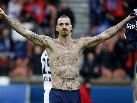 Tatuagens De Zlatan Ibrahimovi Craque Sueco Do Futebol Amo Tatuagem