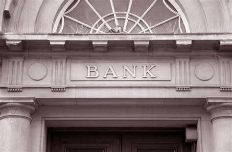 We're pleased you are interested in the l‑bank. Le morocco Mall à votre service