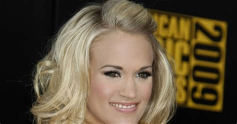 The country star and oklahoma native first appeared on our radar after winning the fourth season of american idol in 2005. Celebrity Hairstyle Ideas: Carrie Underwood medium wavy ...