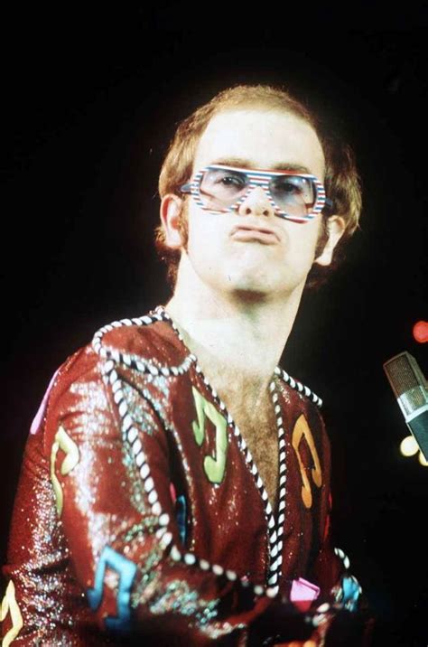 30 Flamboyant Stage Costumes Of Elton John During The 1970s ~ Vintage