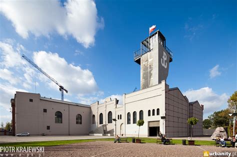 Tramwaj pojedzie do muzeum powstania. Muzeum Powstania Warszawskiego Warszawa Grzybowska 79