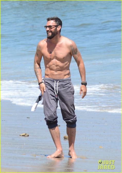 Brian Austin Green Shows Off His Six Pack At The Beach With Megan Fox