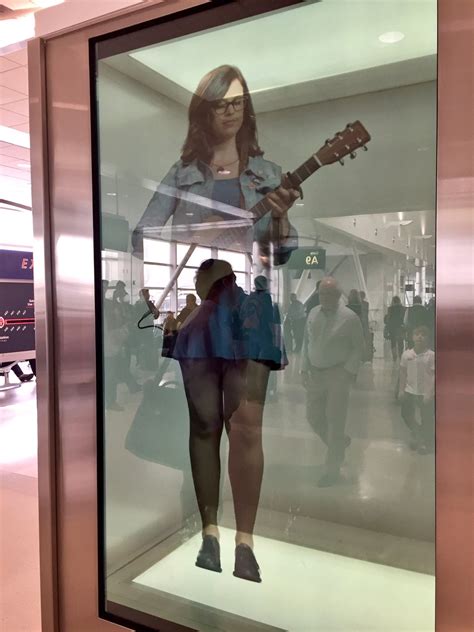 Allie Goertz On Twitter You Guys I Am A Hologram At The Detroitairport Please Take A