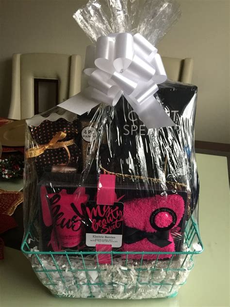 Maybe you would like to learn more about one of these? 22 Best Gift Basket Ideas for Teenage Girls | Best gift ...