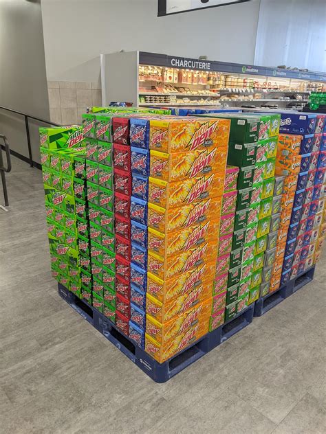 Today's selection at Hy-Vee in IOWA : r/mountaindew