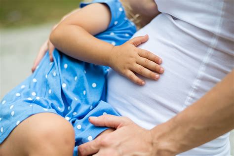 La lactancia durante el embarazo y la lactancia en tándem son seguras