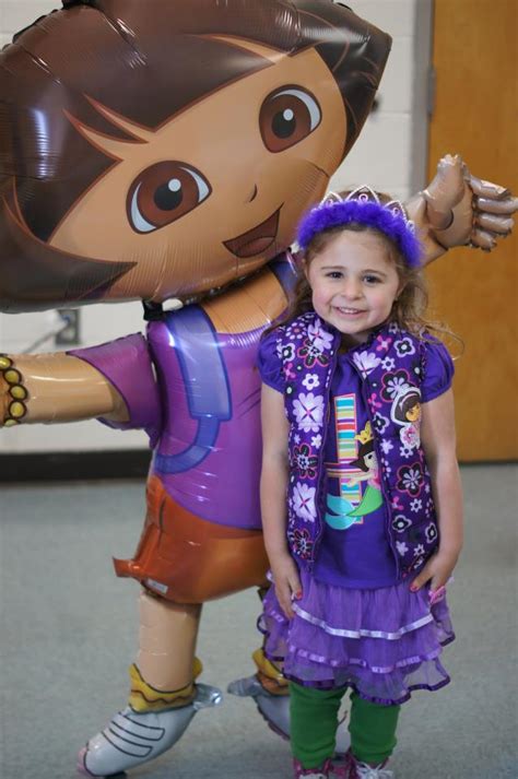 Why do you think she is constantly and nauseatingly always holding, patting and rubbing her bump in public. Real Life Motherhood of 4: Meeka is 4: Dora Birthday Party!