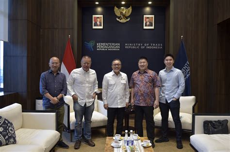 Mendag Menerima Kunjungan Pemilik Duniatex Group - Kementerian