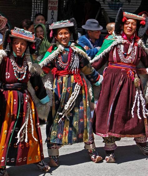 Ladakh Festival Festivals Around The World Festival Traditional Dresses