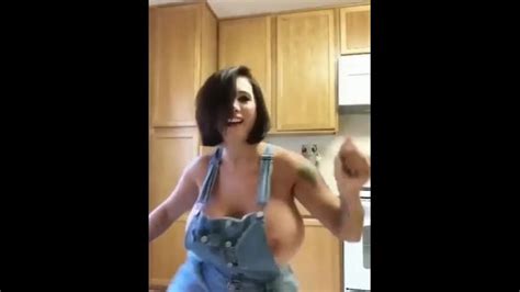 Busty Girl Dancing In Denim Who Is This Thumbzilla