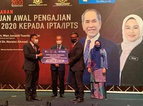 The sponsorship includes tuition fees and subsistence. 3,100 pelajar baharu IPT terima RM1,000 daripada Yayasan ...