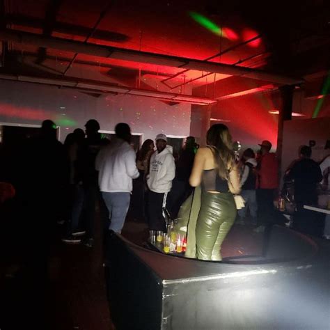 Cops Bust 80 Person Party At A Sex Club In Queens