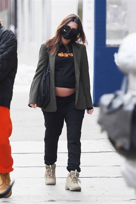 Emily Ratajkowski Shows Off Her Pregnant Belly On Snowy New York Gotceleb