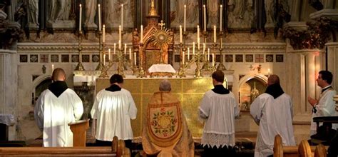 5 Reasons To Go To Mass Every Sunday