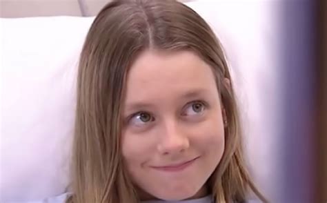 En ella se puede ver claramente la evolución de la actriz en el papel de carla rosón caleruega. Revelaron imágenes de Ester Expósito antes de Élite ...