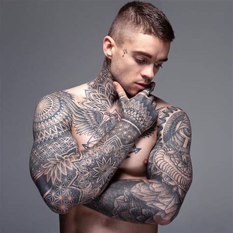 This tattoo isn't only gorgeous, but it also has a beautiful meaning attached to it that compels everyone to get it. Tattoos =), #octopustattooelbow #tattoos | Tätowierungen ...