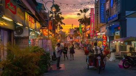 Plan your trip with bbc travel's penang guide. Penang Island Scenic Night Tour + Hawker Dinner - D Asia ...