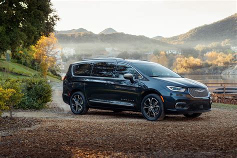 2021 Chrysler Pacifica Prices Reviews And Pictures Edmunds