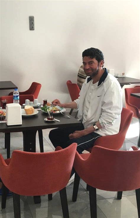 Başarılı sanatçı hakan taşıyan'ın hayatına dair detaylar araştırılıyor. Hakan Taşıyan'ın Son Hali Hayranlarını Yıktı Haberi ...