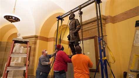 Virginia Removes Its Robert E Lee Statue From Us Capitol Mpr News