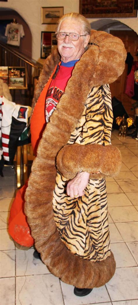 Liberace Stage Worn Tiger Fur Coat Provenance Loa Memorabilia Expert