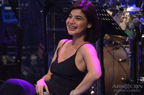 In Photos Funny Reactions Of Anne Curtis While Watching It S Showtime S Cash Ya Abs Cbn