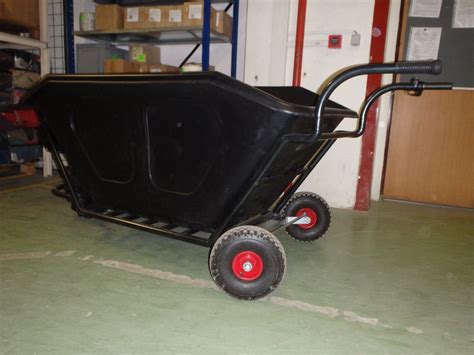 Vor der lieferung muss lediglich eine entsprechend große ausschachtung vorgenommen. Motorkarre Jumbo mit 400 l Kunststoff Wanne - Bravo Schubkarre