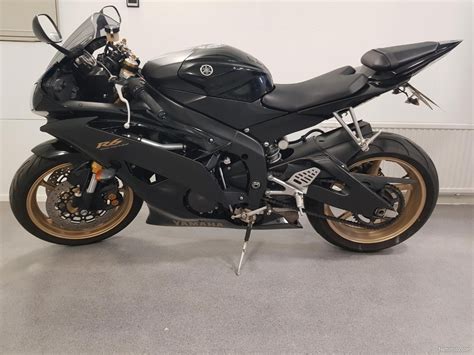 Up for sale is my 09 yamaha r6 raven *11,500 miles (was my commuter for awhile) *clean title(2nd owner, got bike with 2900 miles) *never been down *scotts racing steering stabilizer *m4 carbon exhaust w/ cat delete *frame sliders *carbon. Yamaha YZF-R6 RJ15 Black and Gold 600 cm³ 2009 - Seinäjoki ...