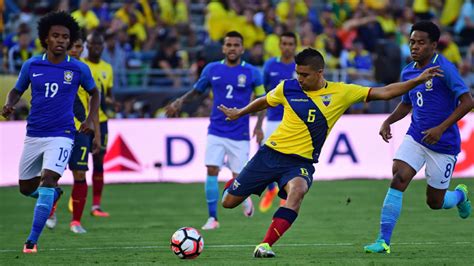 Brazil is playing a high line. Brazil vs. Ecuador: Controversial no goal for Bolanos ...
