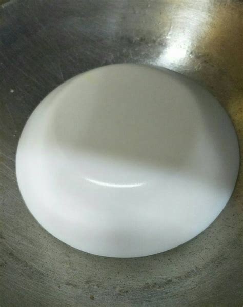 Pecahkan telur dalam mangkuk dan kacau sebati. Cara Masak Telur Bungkus Sedap & Mudah Secara Homemade.