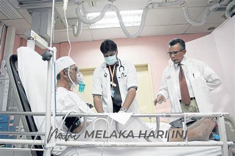 Contohnya, seorang jurutera dari jabatan kerajaan yang berada pada gred gaji j48 p1t5 tangga kedua iaitu rm6 pegawai meteorologi, pegawai kawalan alam sekitar, pegawai sains, pegawai geosains, pegawai teknologi makanan, pegawai penyediaan makanan, pegawai makmal filem. Kerajaan luluskan permohonan pelarasan gred pegawai ...
