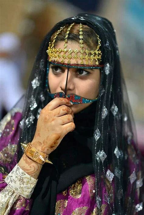 Pin By Hamed Alshabibi On I Love Oman Arab Beauty Women Beautiful