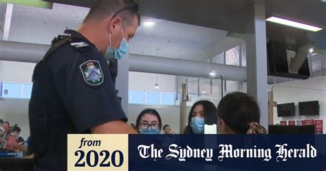 Video Coronavirus Queenslanders Rush Home Before Border Lockdown