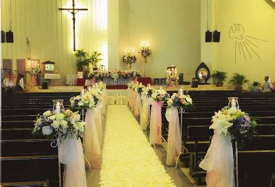 Ideas originales de arreglos florales para altares. dekorasi bunga altar | Serafien2010's Blog