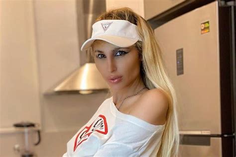 El intérprete de rama en la tira de cris morena hace años que no reside en la argentina. "Me levanto y me acuesto con..." Vicky Xipolitakis confesó ...