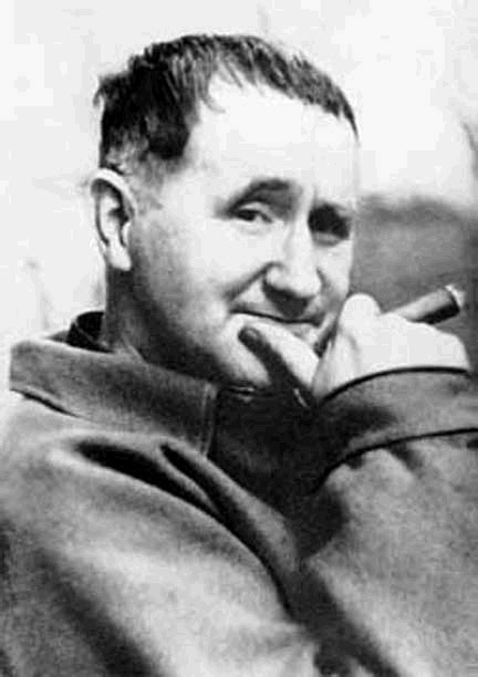 Yüzyılın en etkili şair, oyun yazarı ve tiyatro yönetmenlerinden biri. File:Bertolt brecht.gif - Wikimedia Commons