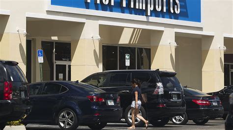 Pier 1 imports offers distinct, casual home furnishings at a good value. Pier 1 Imports to Close Up to 450 Stores and Cut Jobs - The New York Times