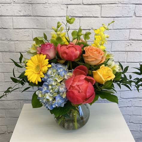 Summer Fun Bouquet In Peabody Ma Evans Flowers