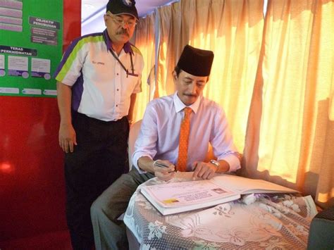 Pada 1924, sekolah ini dikenali dengan nama the government english school, tampin (gest). YTM Tunku Syed Razman Ibni Tunku Syed Idrus Al Qadri,D.T.N ...