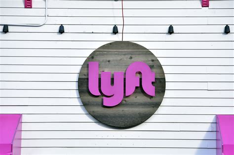 Lyft Unveils Its S 1 And Nearly 1b In 2018 Losses Techcrunch
