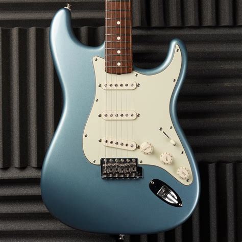 Fender American Vintage 62 Stratocaster 2004 Ice Blue Metallic