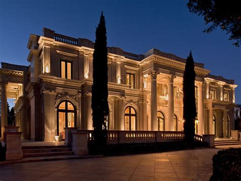 A drive west along sunset allows you to. 9577 Sunset Blvd | Beverly Hills, CA (With images ...