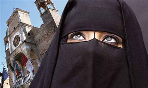 Woman Fined £25000 For Wearing The Niqab And Refusing To Remove It World News Uk