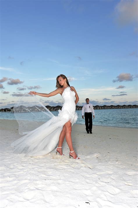 Originally from toronto, currently based in london. Hochzeit 2 Malediven Foto & Bild | erotik, frau, glamour ...